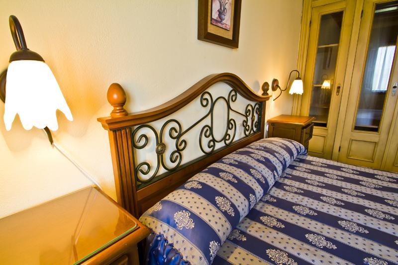 Hospedaje Granada San Vicente De La Barquera Værelse billede